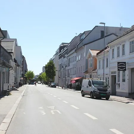 Keybutler Henrik Wergelands Lägenhet *